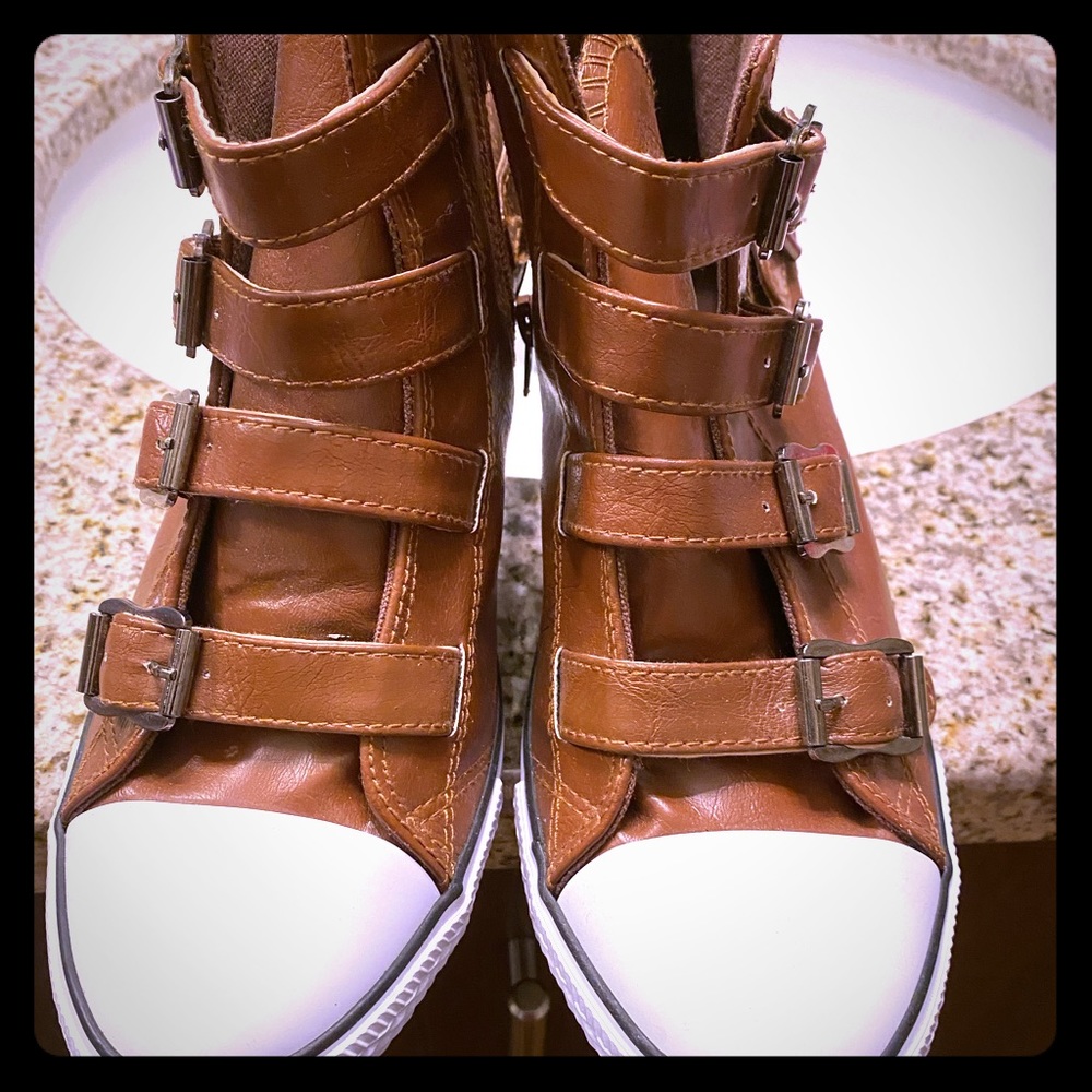 Brown leather look wedge sneakers. Size 7